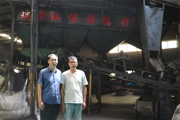 河南瑞特環(huán)?；卦L衛(wèi)輝地區(qū)有機肥生產(chǎn)線設(shè)備用戶